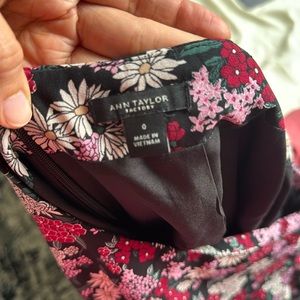 Brand new ann taylor skirt floral print (never tried)
